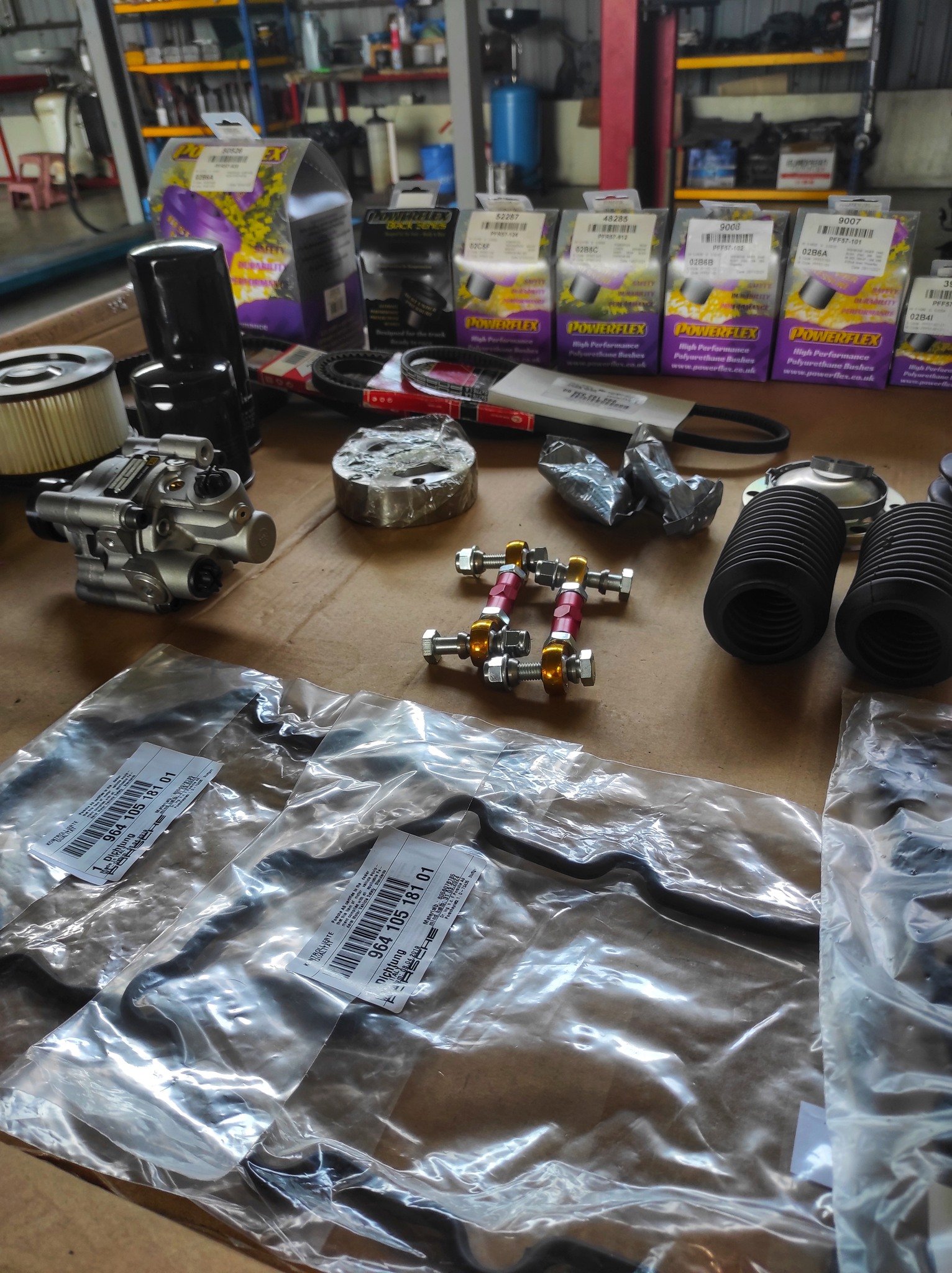 Workshop service bay